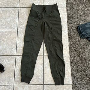 Army green lululmeon joggers size 4. No defects, like new